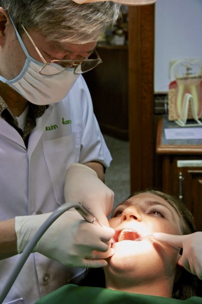 Kitcha Dental Clinic Chiang Mai Thailand dentist implant veneer crown bridge ทำฟัน จัดฟัน ฟอกสีฟัน รากเทียม